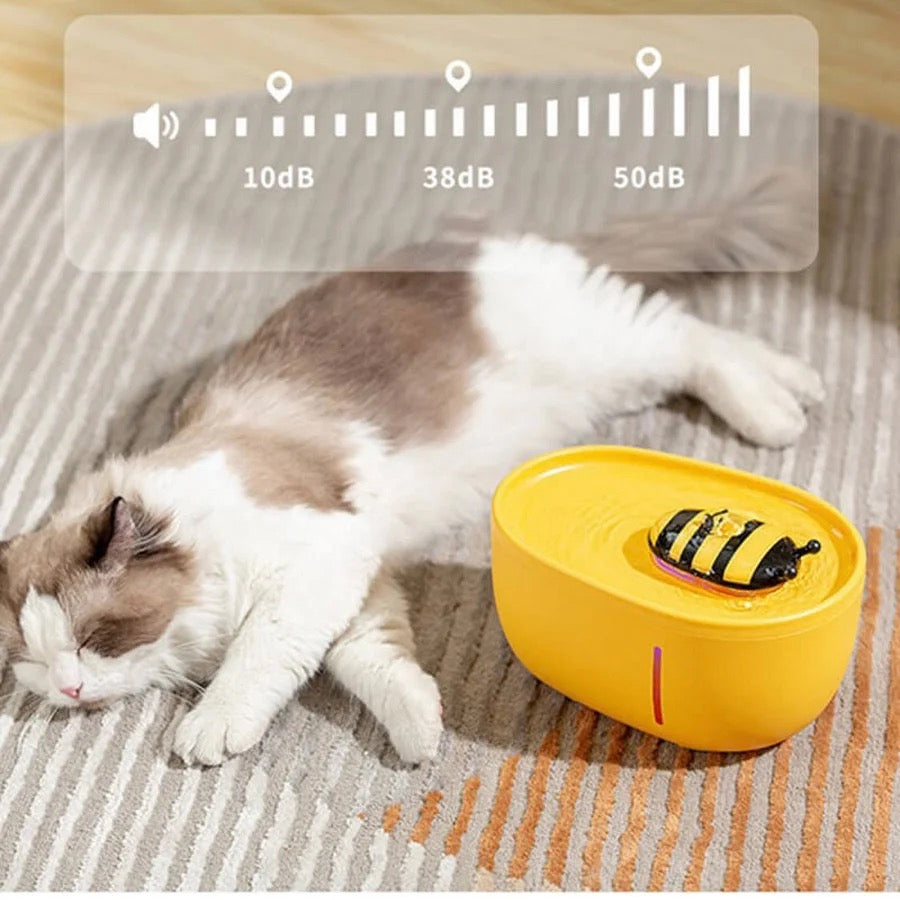 2L Cat Water Fountain with Cute Bee Design – Ultra-Quiet Automatic Pet Dispenser for Cats & Small Dogs.